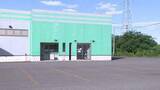 「パチンコ店駐車場で店長らが男2人組に襲われる　顔に液体スプレー吹きかけ軽傷　犯人は黒っぽい服の男2人　北海道森町」の画像1