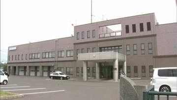 バイクとエゾシカ衝突  40代男性が死亡   現場は国内最大の砂嘴   野付半島貫く直線道路   周囲にはエゾシカ多数生息
