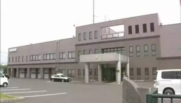 バイクとエゾシカ衝突  40代男性が死亡   現場は国内最大の砂嘴   野付半島貫く直線道路   周囲にはエゾシカ多数生息