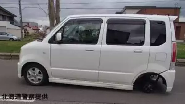 【タイヤ脱落】軽乗用車から左後輪1本…去年9月運転手自ら装着のスタッドレス「ぐらつきを感じたが注意しながら走っていた」ナットが緩んだか　北海道士別市