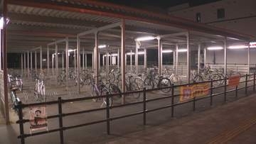 ＪＲ駅の駐輪場で自分の原付バイクが…若い男２人に声かけて取り押さえようとした際に転倒しけが　警察は強盗傷害事件として若い男２人の行方追う　札幌市