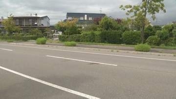 車道を歩いていた81歳女性が車にはねられ意識不明の重体　運転していた76歳の男を過失運転傷害の疑いで逮捕　北海道函館市