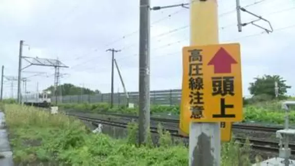 レールの交換作業中…クレーン車が電線に接触し感電　50代男性作業員がやけど負い搬送　JR函館線の踏切付近
