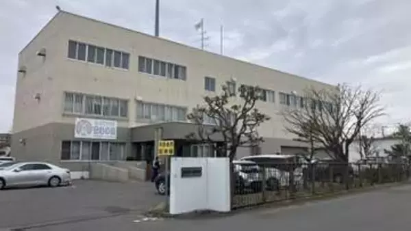 刃物を向けたまま接近する女に警察官が上空へ拳銃を発砲　銃刀法違反の疑いで自称無職の女（42）を逮捕　弾丸は捜索中　北海道恵庭市