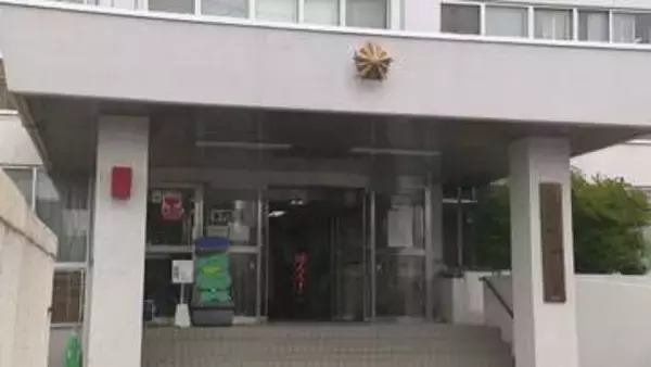住宅のペンキ塗り作業中に転落か「男性が倒れている」と帰宅した住人が通報　男性は搬送先の病院で死亡　札幌市南区