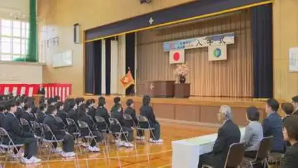 「友達づくりや部活楽しみ」ちょっと大きな制服に袖を通した新入生　札幌市立の中学校で入学式　1万4427人が新たな生活スタート