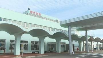 【重大インシデントとして調査】空港の滑走路に鳥を追い払う作業車がある中、3人乗り小型機が進入　機体の接触や損傷はなし　北海道・稚内空港