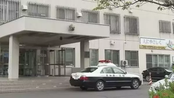 40代女性が外から悲鳴を聞き確認すると…下半身を露出した男、駆けつけた警察が約1キロ先の路上で逮捕　44歳の男「身に覚えがありません」札幌市北区