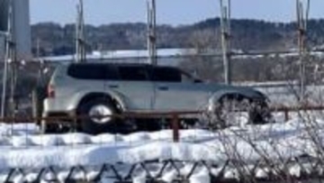 JR室蘭線に乗用車が進入、立ち往生し運転の80代男性が低体温症疑いで病院搬送　岩見沢駅～追分駅間で運転を見合わせ　北海道由仁町