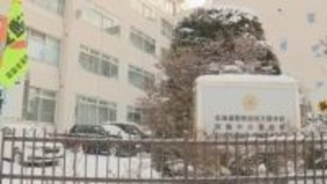 「男が入ってこようとしている」未明に他人の家の玄関ガラス戸をたたき割る　器物損壊容疑で酒酔いの58歳男を逮捕「申し訳ない」