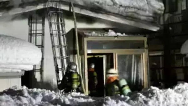 「建物から火が見える」２階建ての住宅火災　焼け跡から年代性別不明の１人の遺体　北海道旭川市