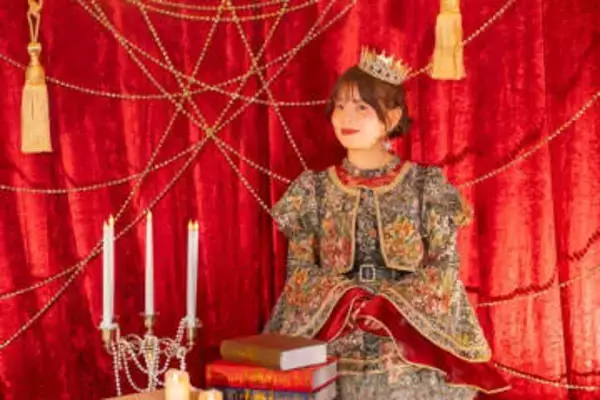 『タイトル未定』阿部葉菜「誰かのヒーローでありたい」生誕祭で語った覚悟　“王”をイメージした衣装で登場　魅せた強さと素顔