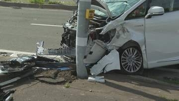 交差点で車2台が衝突し大破　男女3人が負傷し50代女性が意識もうろう状態で病院搬送　北海道岩見沢市・国道12号