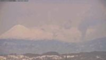 【速報】北海道・雌阿寒岳で噴火　ポンマチネシリ火口から上空100ｍに噴煙確認　大きな噴石に警戒を…去年10月25日以来　札幌管区気象台