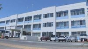 「窓口を叩いて、大声を出して暴行」と通報　札幌の地下鉄駅員の胸倉をつかんで押したか　64歳男を逮捕　酒に酔っていた可能性