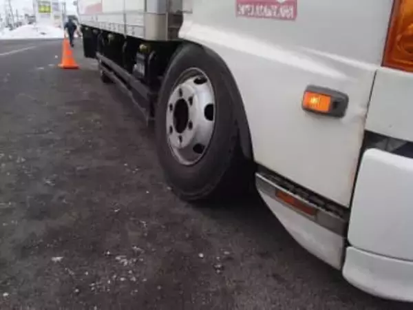 中型トラックからタイヤ脱落も『タイヤハウス』の中にとどまる　男性運転手は走行中の異音を認識するも…北海道士別市 国道40号