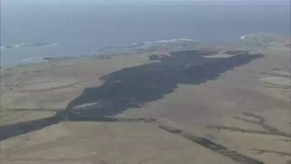 黒く焼け焦げた草地【根室・林野火災】19時間半後にようやく鎮圧　南西方向に数キロにわたって延焼　避難指示は解除