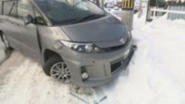 旭川の市道で乗用車と軽乗用車が衝突　乗用車運転の70代男性が意識不明の重体　どちらかが反対車線にはみ出したか