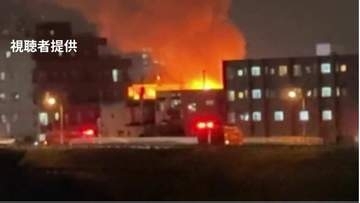 速報　札幌市白石区の住宅から出火　隣の住宅にも延焼　消防車など20台が出動して消火活動中　けが人の情報なし