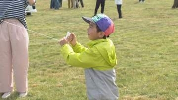 札幌でスカイスポーツのイベント「楽しかった」子どもたちが凧あげなどに目を輝かせ…札幌市手稲区・前田森林公園