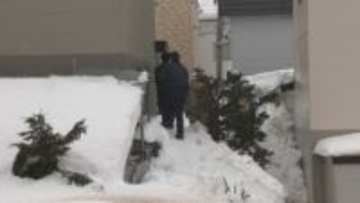 落雪に巻き込まれ男性3人が生き埋め　60代1人が意識不明の重体、70代2人が意識あり　3月上旬並みの暖かさで落雪の危険高まる　札幌市白石区