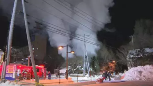 「建物から白い煙が上がっている」焼け跡から年齢性別不明の１人の遺体　この家に１人で暮らす70代男性か　北海道千歳市で住宅火災