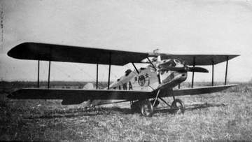 千歳に空港“開港100年”歴史を語る建造物群　旧海軍司令部や1939年から使用の格納庫、魚雷庫も現存『北海』一号機の着陸地点は今　航空自衛隊千歳基地