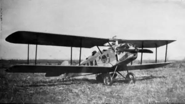 千歳に空港“開港100年”歴史を語る建造物群　旧海軍司令部や1939年から使用の格納庫、魚雷庫も現存『北海』一号機の着陸地点は今