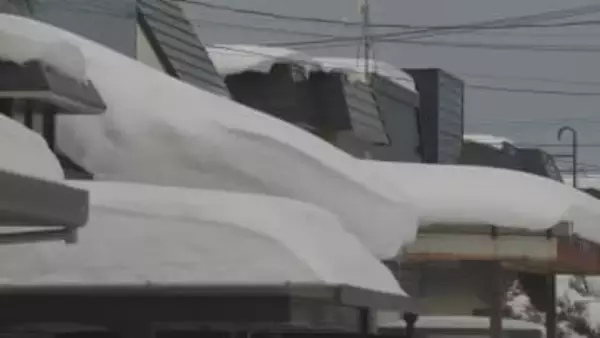 今季100人超死傷の“雪害死”「雪下ろしの必要はない」1980年代以降設計の“無落雪屋根”は自然にとける…専門家「大半は雪下ろしを前提にしていない」相次ぐ事故に警鐘