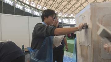 壁の塗装やパソコンの解体などに挑戦　高校生向けの職業体験イベントが札幌で開催　2日間で約5000人の高校生が参加予定