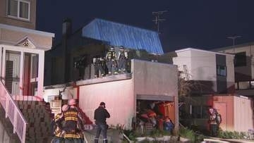 札幌市東区の2階建て住宅で火災「1、2階から煙がでている」近所の人が通報、住人留守で無事