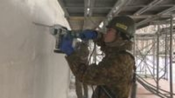 【さっぽろ雪まつり】陸自制作隊「感動を与えられるような雪像を」実行委が作業進捗状況を確認し激励　大通7丁目会場『北海道大学の古河講堂』