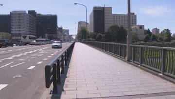 「自転車に乗りながら刃物を…」110番通報“刃物”持った自転車の男が目撃される　ドラレコにも映る　警察が注意呼びかけ　札幌・国道36号「豊平橋」付近