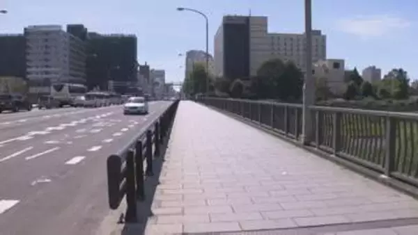 「自転車に乗りながら刃物を…」110番通報“刃物”持った自転車の男が目撃される　ドラレコにも映る　警察が注意呼びかけ　札幌・国道36号「豊平橋」付近