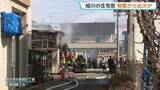 「「建物から火が出ている」住宅街で物置が焼ける火事　隣りの住宅にも延焼し、壁の一部が焦げる　けが人なし　北海道旭川市」の画像1