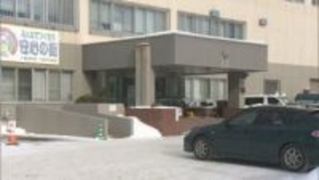 運転席にスモークフィルムの不審車両⇒運転していたアメリカ人の男から酒の臭い…呼気検査で基準値超のアルコール「飲んでいない」と酒気帯び容疑を否認