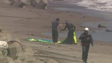 速報 「パラセーリング中の人が沈んだようだ」海岸近くで意識不明の男性　北海道函館市
