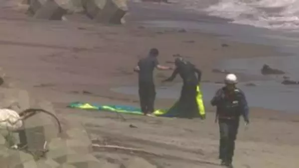 【速報】 「パラセーリング中の人が沈んだようだ」海岸近くで意識不明の男性　北海道函館市