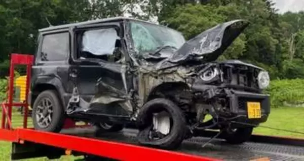 トンネル内で乗用車と正面衝突した軽乗用車が大破　運転の70代男性が首の骨折疑いで病院搬送　北海道森町・国道5号 湯の崎トンネル