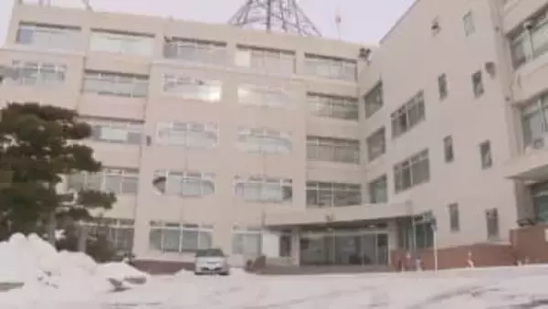 「俺にぶつかってきた生徒を出せ」函館市の中学校に“言いがかり”電話　威力業務妨害疑いで苫小牧市の35歳男を逮捕「スマホをいじりながら、女子生徒が…」