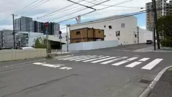 【速報】タクシーにはねられた高齢女性が意識不明の重体「頭部から出血し、意識がない」タクシー運転手が通報　札幌市豊平区