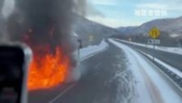 速報　北見発札幌行きの都市間バスが炎上　エンジンルームで「パン」という音　乗客乗員5人にけがなし　旭川・紋別自動車道