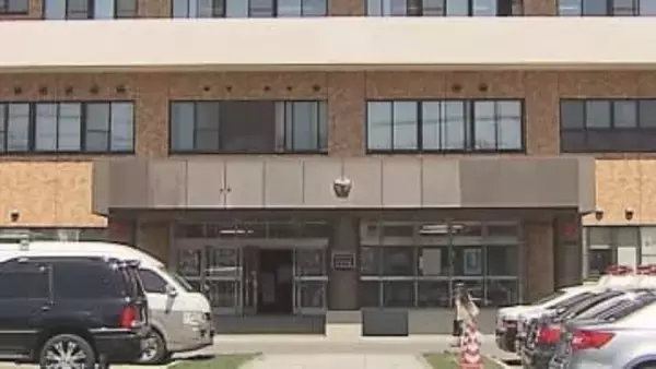 商品のカーディガンを試着したまま退店か「寒かったから盗んだ」76歳無職の男 ジャンパーを着て商品隠す