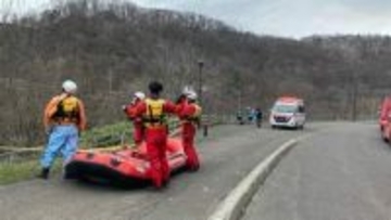 18歳男性が石狩川に流され行方不明「川に沈んでいった」友人を助けようとして…50人態勢・ヘリで捜索再開　最初に転落した女性は、自力で岸に上がり無事　北海道旭川市神居古潭
