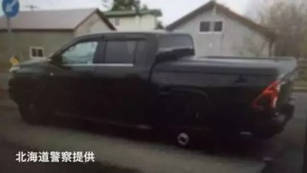 ピックアップトラックの左後ろタイヤ脱落…4日前に交換したばかり、直撃を受けたごみステーションは破損　運転の女性は直前まで異常を感じず　北海道北見市