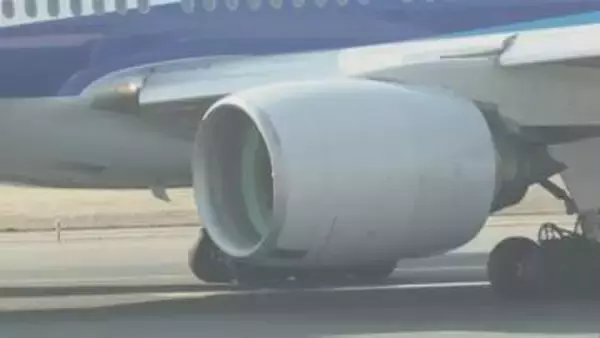 「新千歳空港で羽田発の全日空機がエンジン1つ止めて着陸、一時滑走路に消防車など待機「エンジンオイルの温度上昇表示」乗客乗員323人無事」の画像