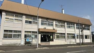 ベルトコンベアに腕を挟まれ重傷か　30代後半くらいのベトナム人男性作業員をドクヘリで搬送　コンクリート破砕機に腕を差し込み…北海道八雲町