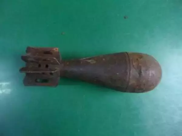 「危ないものを拾ってきました」10代男性が交番に持ち込んだのは砲弾のようなもの…商業施設の敷地内で発見　自衛隊が回収　北海道石狩市