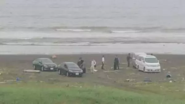 【速報】「5人乗りのゴムボートが転覆、2人不明」と通報、男性4人が自力で陸へ　不明の1人救助されるも死亡　未明の北海道稚内沖・日本海