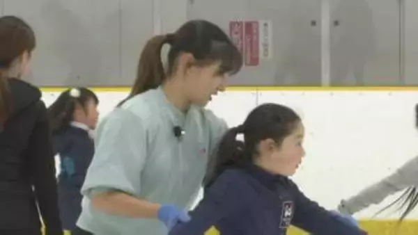 フィギュア五輪メダリスト坂本花織さんが小中学生を指導「みんながうれしそうにしているのが見れて満足」北海道苫小牧市